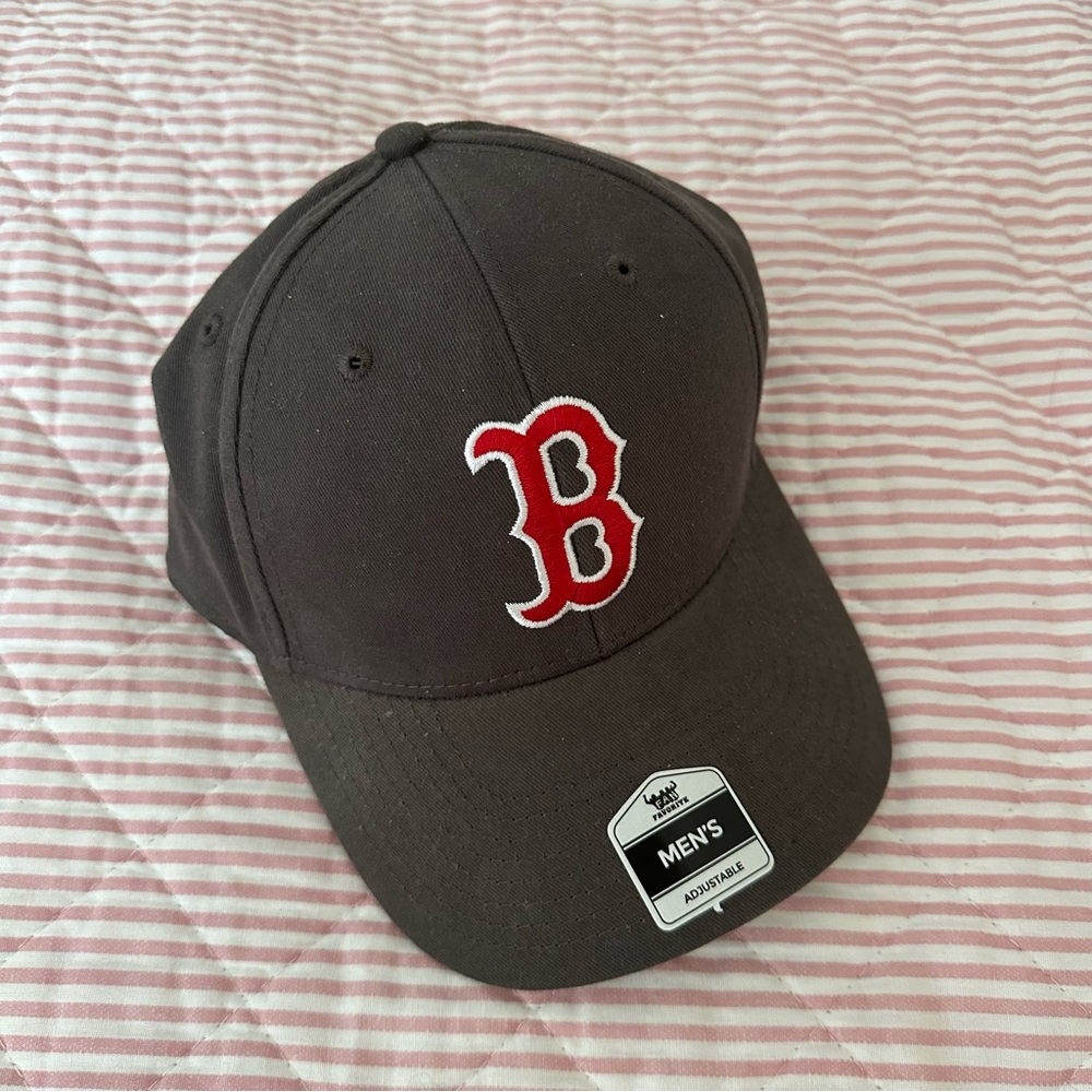 Dark grey Boston Red Sox adjustable cap